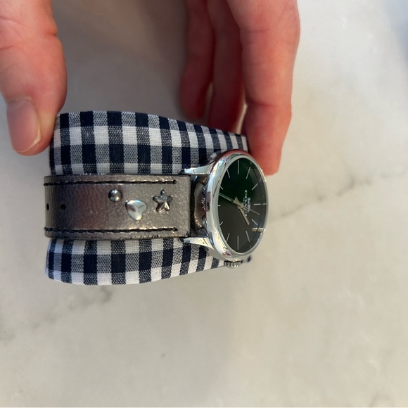 Women’s Coach Watch studded with heart star and circle studs - Picture 3 of 7